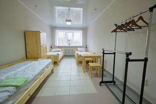 Хостелы KramHostel Краматорск Кровать в общем 3-местном номере для мужчин и женщин-1